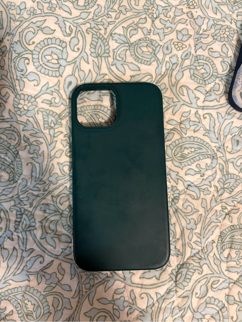 iPhone 13 phone case bundle - Picture 3 of 7